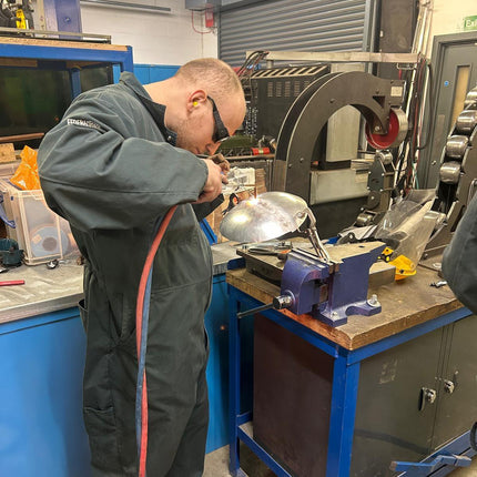 53360600 - Professional Anvil & Vice - 6"